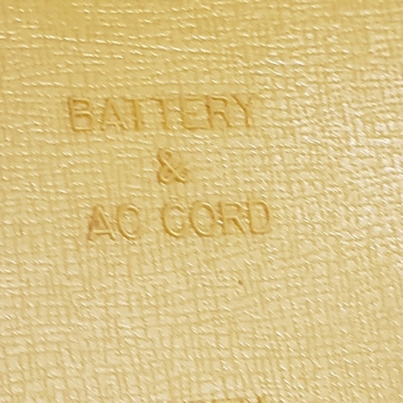 Simpson Sears vintage a m radio and phonograph player in working condition. - Picture 3 of 5